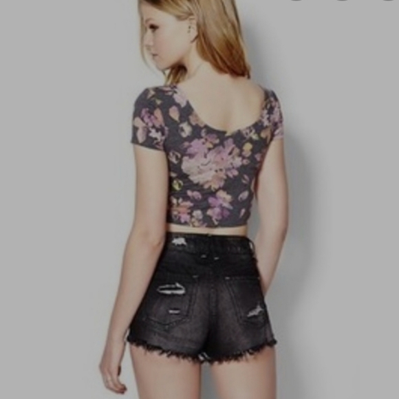 Garage Floral Ballerina Cropped Tee - Picture 2 of 2